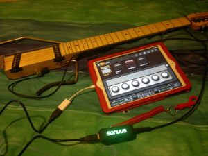 Photo of Ministar Testar guitar, iPad and Sonuus i2M